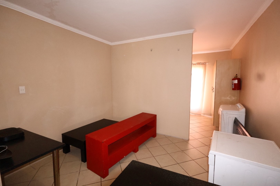 1 Bedroom Property for Sale in Vredenhof Sh Free State